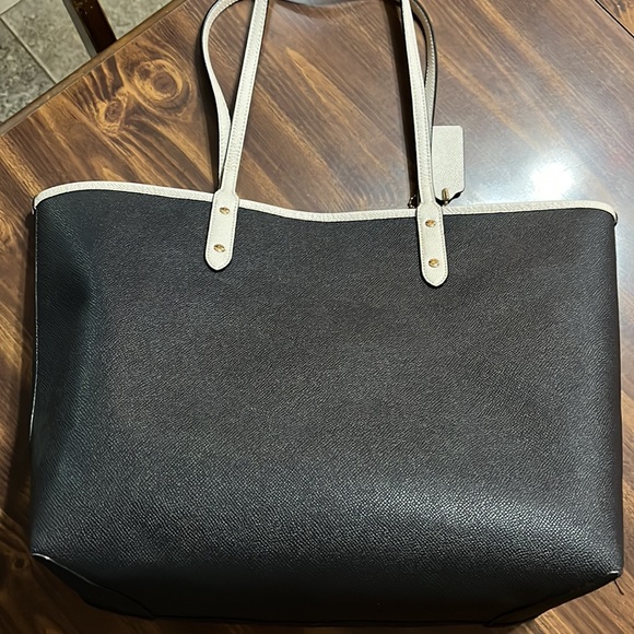 Coach Reversible City Shoulder Tote
Black/White - Picture 2 of 14